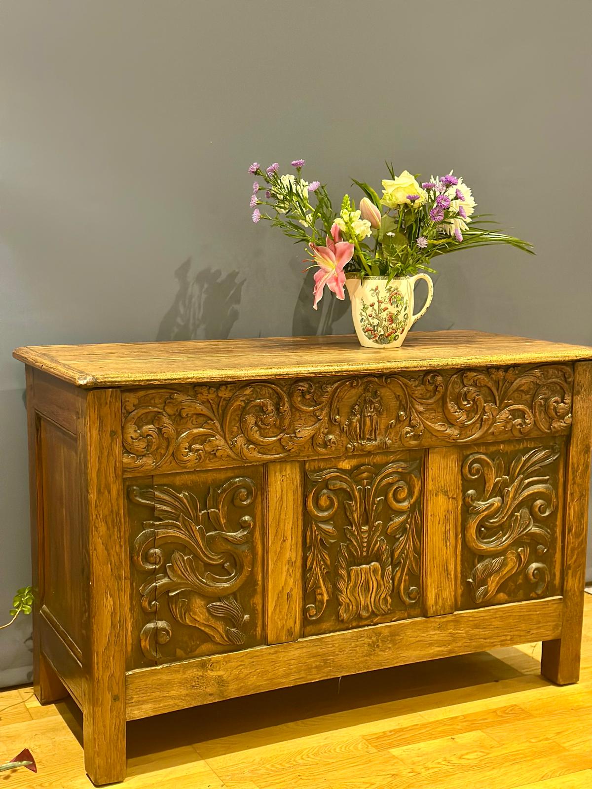 Antique Carved Oak Chest – Late 19th / Early 20th Century Blanket Box