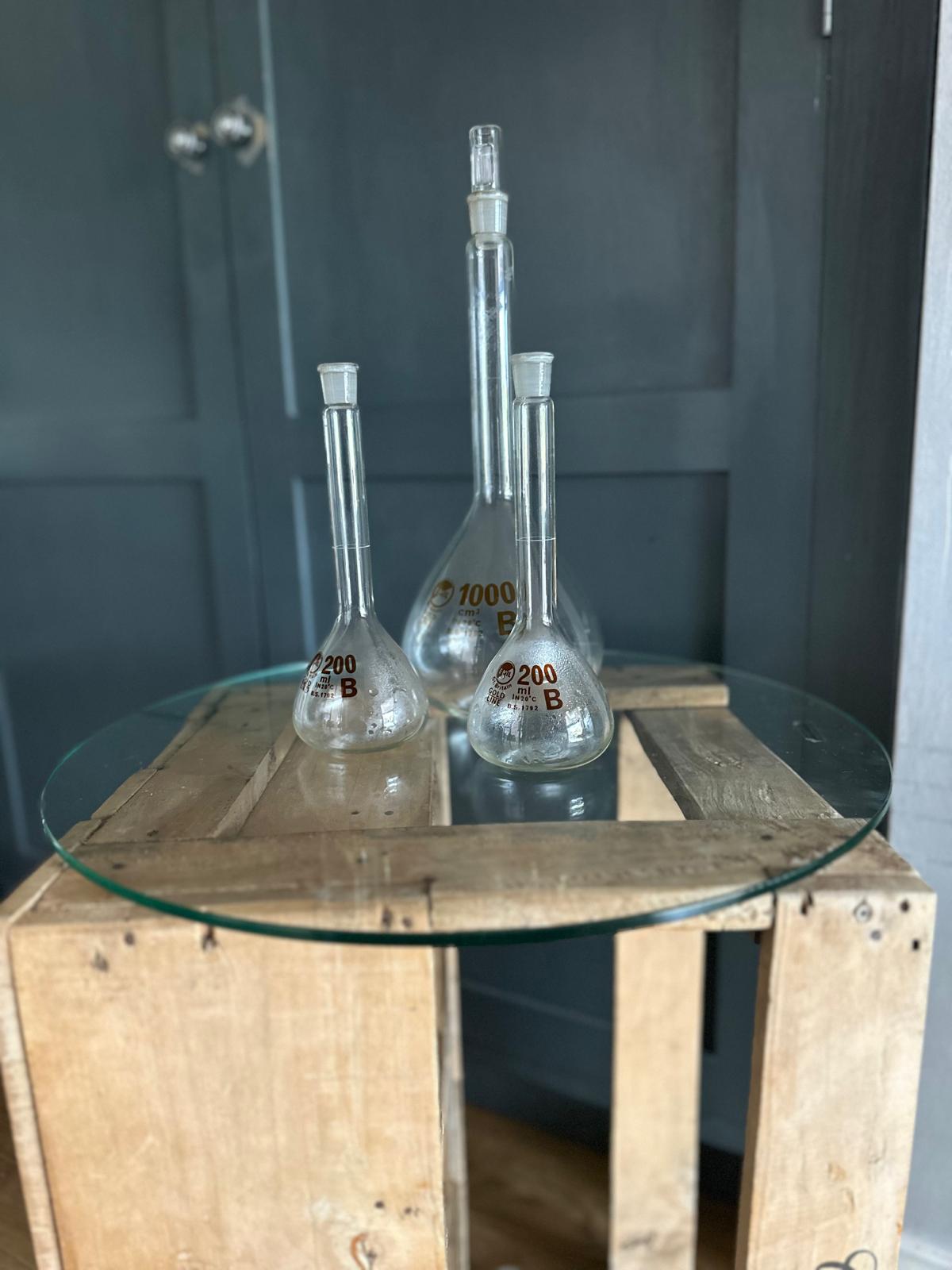 xxVintage Laboratory Volumetric Flasks – 1 Litre & Two 200 ml – Scientific Glassware Setxx